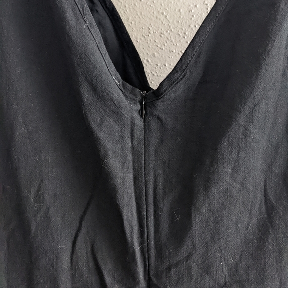 NWT black jumpsuit with pockets - Picture 4 of 5